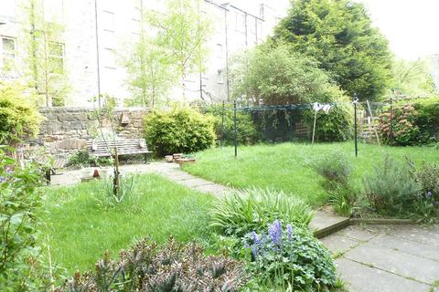 Flat 16, 2 Lorne Square, Edinburgh, EH6 8QR