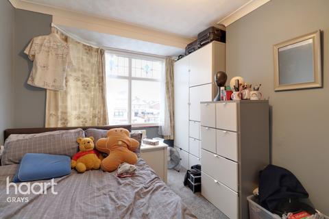68 Dock Road, Grays, RM17 6EY