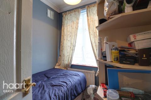 68 Dock Road, Grays, RM17 6EY