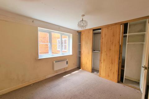 10 Philips Close, Carshalton, SM5 2FE
