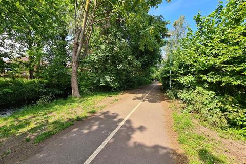 10 Philips Close, Carshalton, SM5 2FE