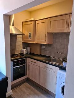 3 bedroom apartment to rent, Flat 3 34, Derby Road, Manchester, M14