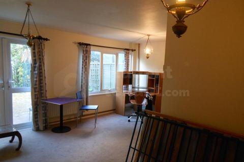 5 bedroom house share to rent - Andover Close