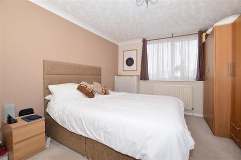 12 Twyne Close, Sturry, Canterbury, CT2 0JW