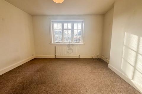 2 bedroom flat to rent, Stoughton Road, Leicester