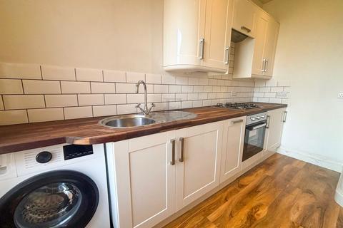 2 bedroom flat to rent, Stoughton Road, Leicester