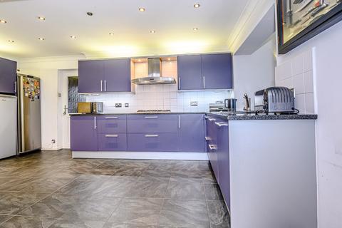 15 Linfields, Amersham, HP7 9QH