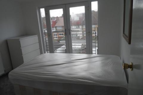 1 bedroom flat to rent, Warren Road, Neasden, NW2