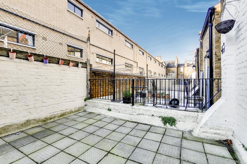 King William Walk Greenwich London SE10 4 bed apartment £2,695 pcm (£