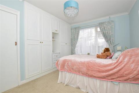 11 Cherry Gardens, Herne Bay, CT6 5QY