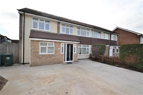2 bedroom apartment to rent, Russell Drive, Stanwell