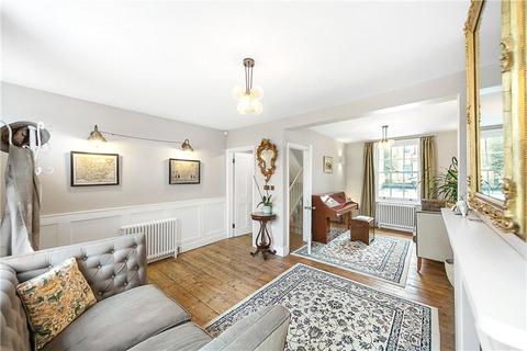 14 Cleaver Square, London, SE11 4DW