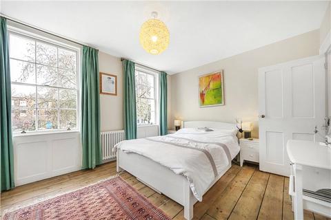 14 Cleaver Square, London, SE11 4DW