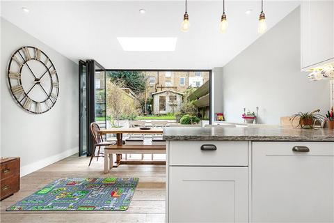 14 Cleaver Square, London, SE11 4DW