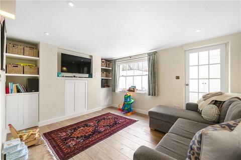 14 Cleaver Square, London, SE11 4DW