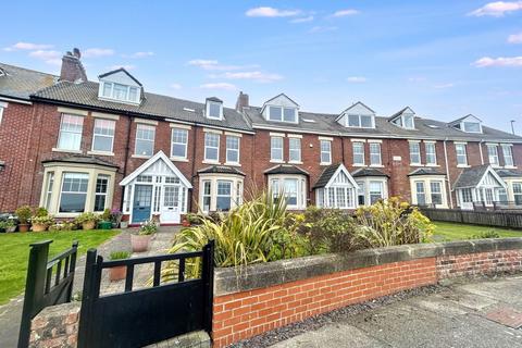 4 bedroom terraced house for sale, Southcliff, Whitley Bay, Tyne & Wear, NE26 2PB