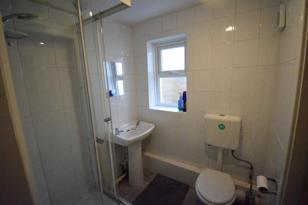 Shower+room