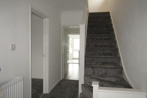 94 Garry Way, Romford, RM1 4AW