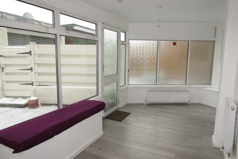 94 Garry Way, Romford, RM1 4AW