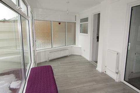 94 Garry Way, Romford, RM1 4AW