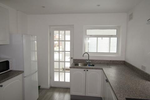 94 Garry Way, Romford, RM1 4AW