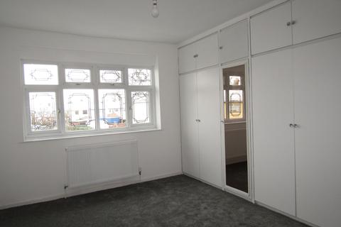 94 Garry Way, Romford, RM1 4AW