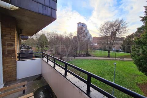 28 Rum Close, London, E1W 3QX