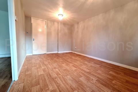 28 Rum Close, London, E1W 3QX