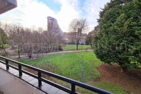 28 Rum Close, London, E1W 3QX