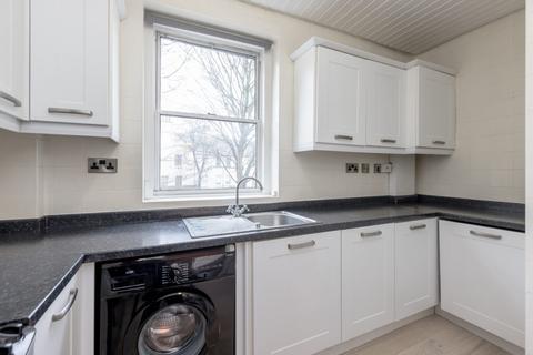 undefined, 52/3 East Crosscauseway, Newington, EH8 9HD