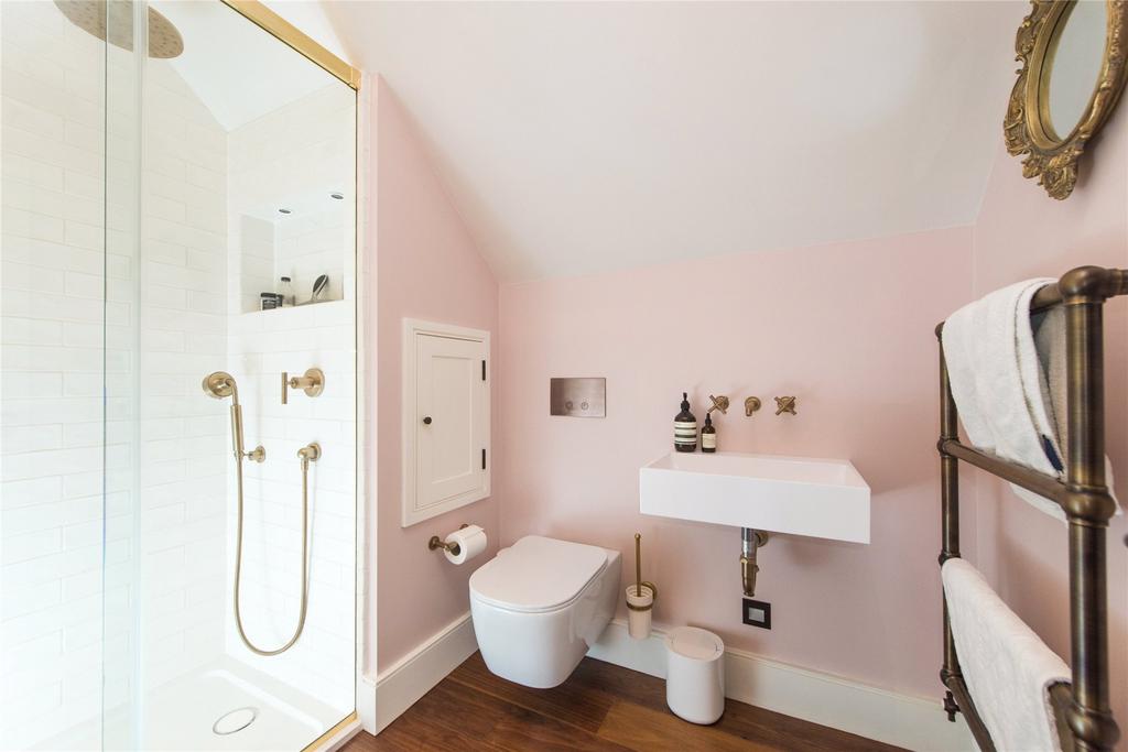 F/F Shower Room
