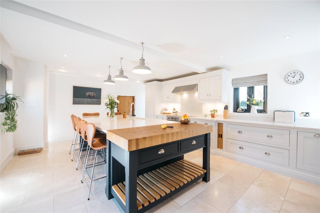 Kitchen/Breakfast Rm