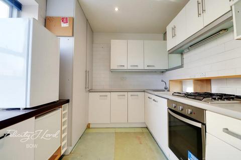 Studio to rent, Alphabet Square, LONDON