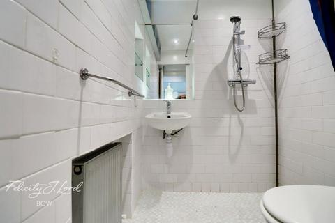 Studio to rent, Alphabet Square, LONDON