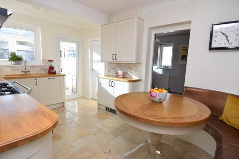 14 Beacon Close, Amesbury, Salisbury, SP4 7EG