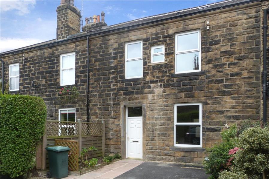 LISTER STREET ILKLEY, WEST YORKSHIRE LS29 9ET 3 bed terraced house £1,050 pcm (£242 pw)