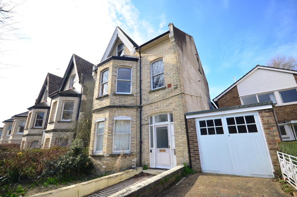 Wilbury Gardens Hove BN3 1 bed flat £1,050 pcm (£242 pw)