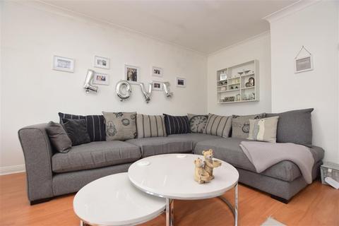 20 Drew Place, Caterham, CR3 5FE