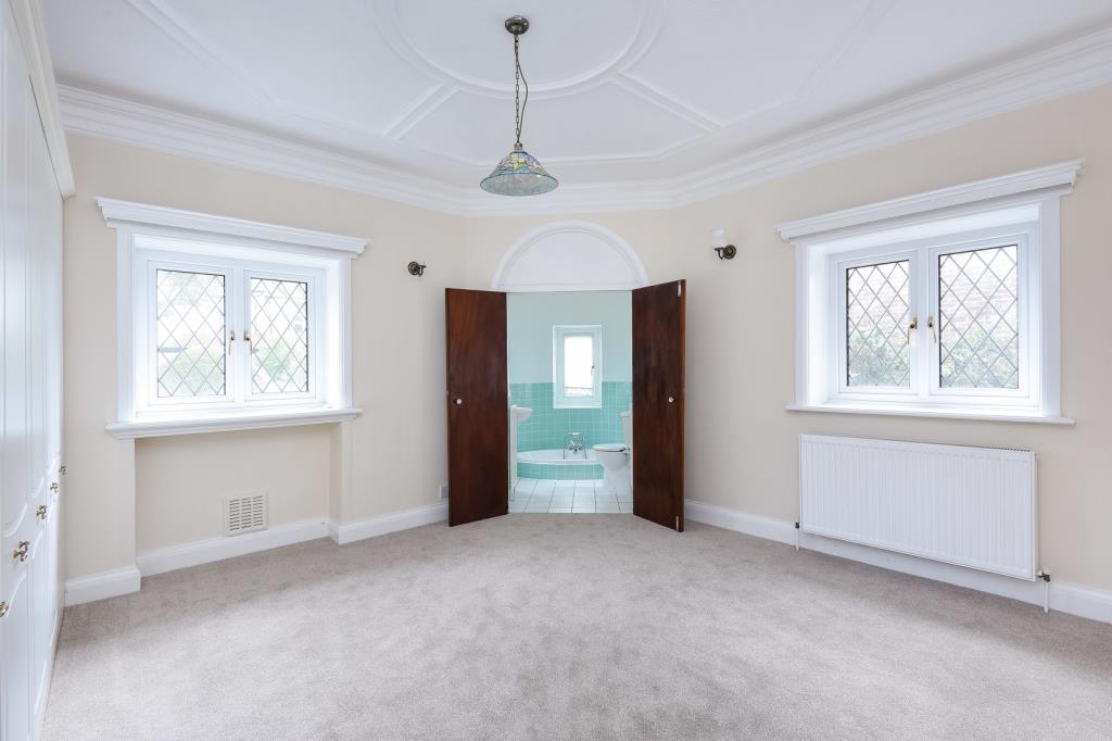 Bedroom .