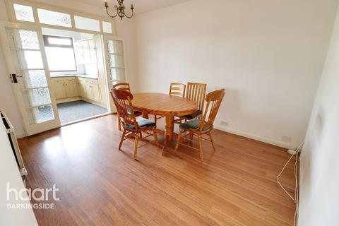 34 Dunspring Lane, Ilford, IG5 0UB