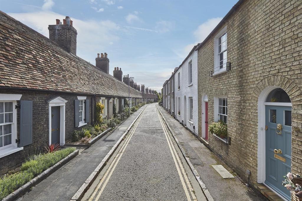 Orchard Street, Cambridge, Cambridgeshire, CB1 1JS 2 bed terraced house £425,000
