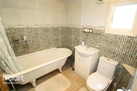 121 Capel Road, London, E7 0JT