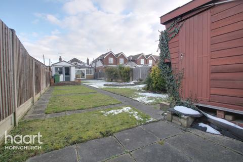 111 Hubert Road, Rainham, RM13 8AD
