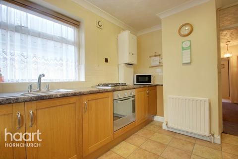 111 Hubert Road, Rainham, RM13 8AD
