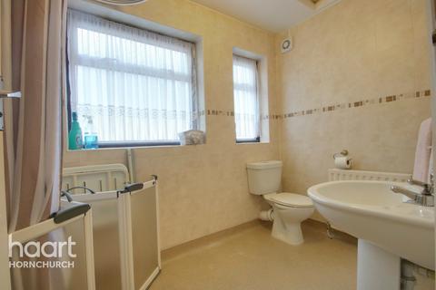 111 Hubert Road, Rainham, RM13 8AD
