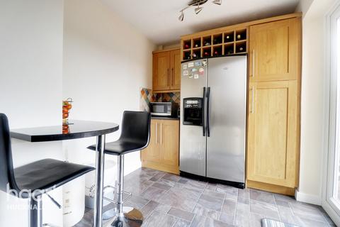 17 Bacon Close, Giltbrook, Nottingham, NG16 2UW