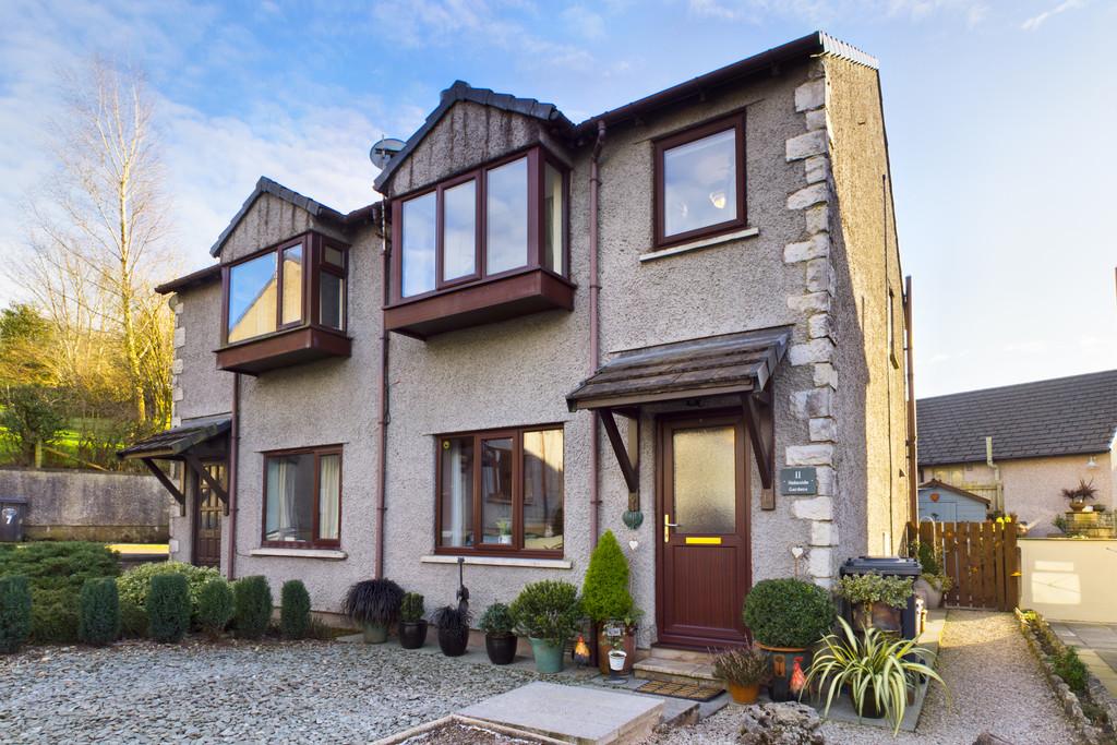 11 Helmside Gardens, Oxenholme, Kendal, Cumbria LA9 7HN 3 bed semi