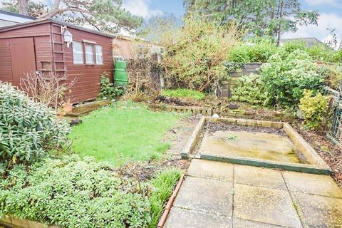 6 Iola Drive, Old Colwyn, Colwyn Bay, LL29 9DN