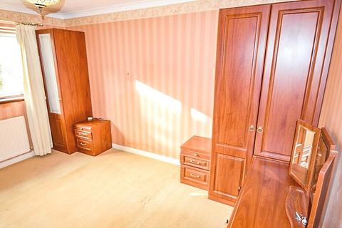 6 Iola Drive, Old Colwyn, Colwyn Bay, LL29 9DN