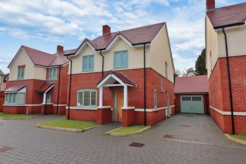 2 Ash Tree Close, Wilnecote, Tamworth, B77 5DP